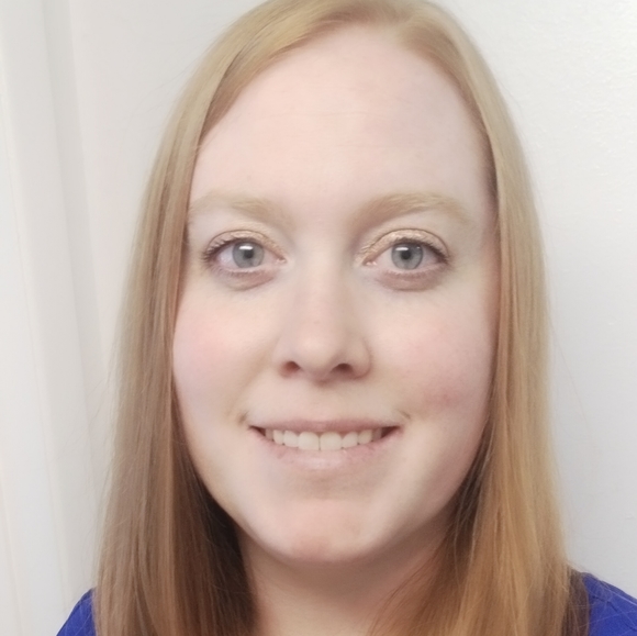 Profile Picture of Michelle Roach (@michelleroac197) on Poshmark