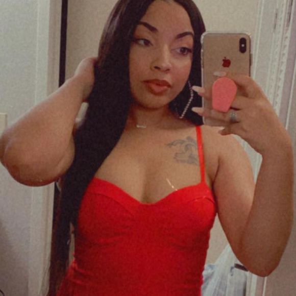 Profile Picture of Chanel Patterson (@chanelpatter573) on Poshmark
