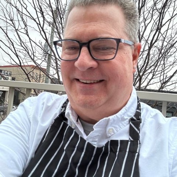 Profile Picture of Jeffrey Kern (@jeffreykern) on Poshmark