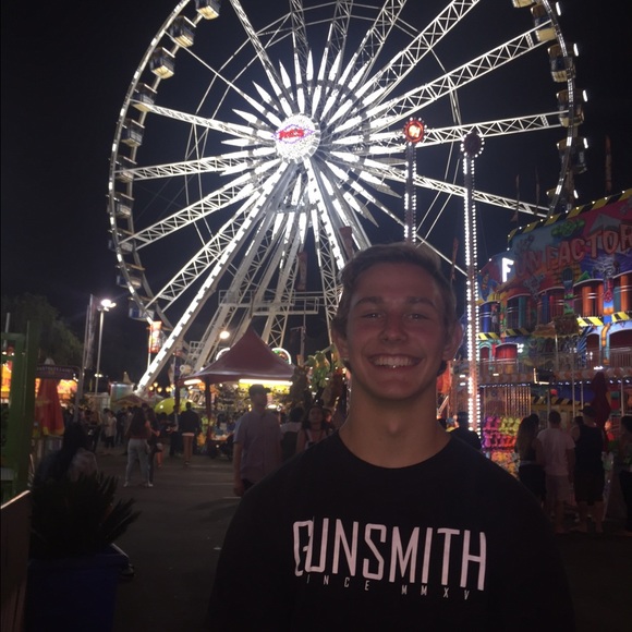 Profile Picture of Luke Schindler (@luke22_) on Poshmark