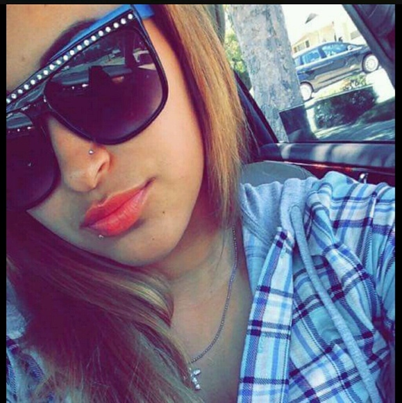 Profile Picture of Graciela Avalos (@graciela06) on Poshmark