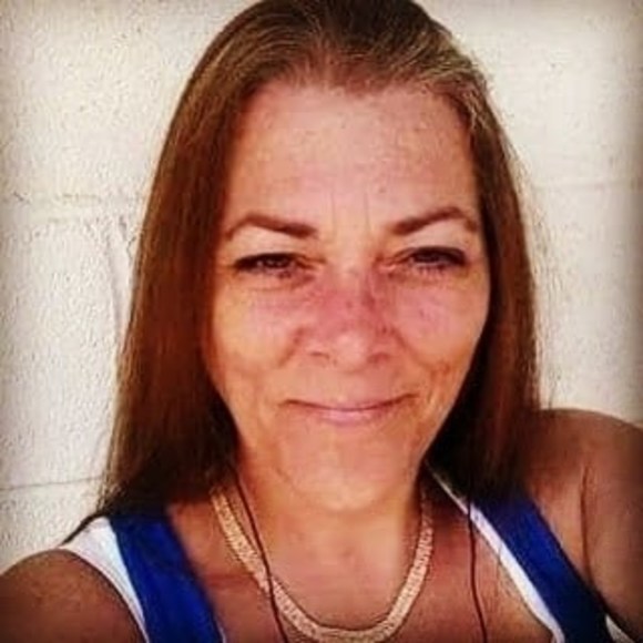 Profile Picture of Jeri Roberts (@jeriann1313) on Poshmark