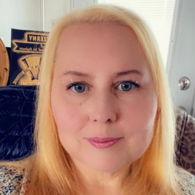 Profile Picture of Lisa Lambert Meiman (@SummerGirl_Lisa) on Twitter