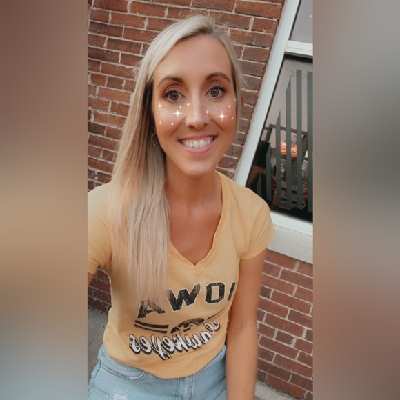 Profile Picture of Whitney Meyer (@whitmeyer) on Poshmark