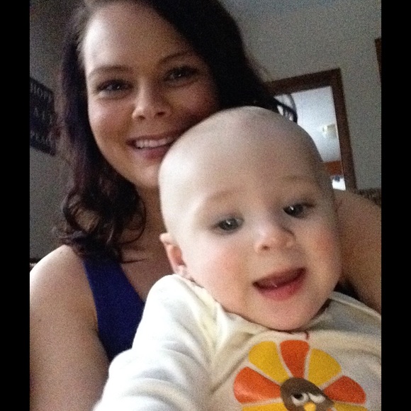 Profile Picture of Alicia Berray (@aberray2) on Poshmark