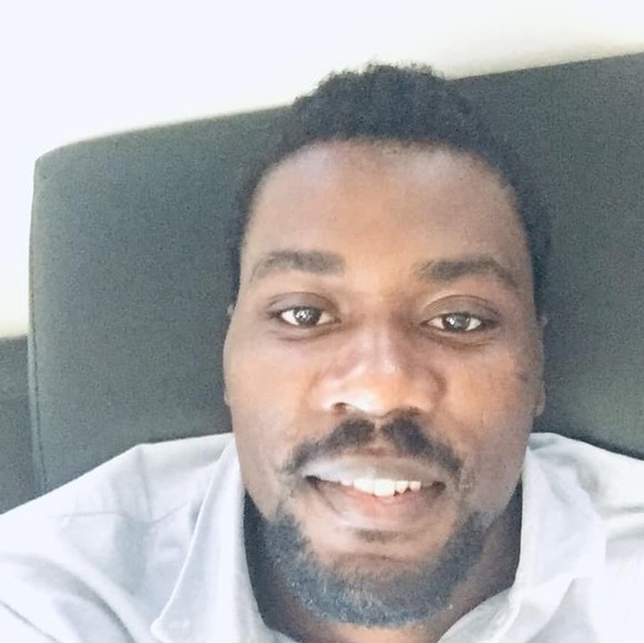 Profile Picture of Osawaru Johnson (@osawarujohnson) on Poshmark