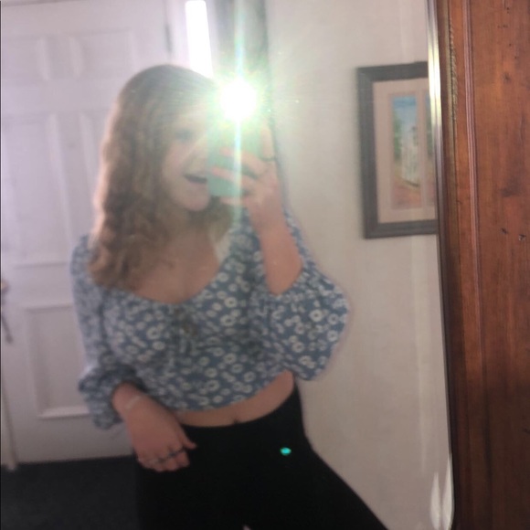Profile Picture of Nora Watson (@norawats) on Poshmark