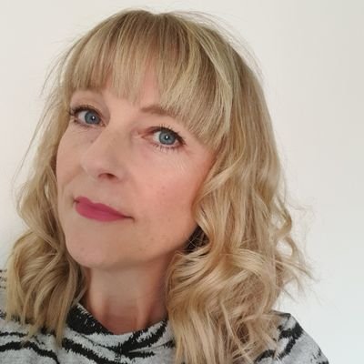 Profile Picture of Karen Otter (@snowydove27) on Twitter