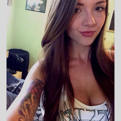 Profile Picture of Laura McGuirk (@xolaurajane) on Twitter