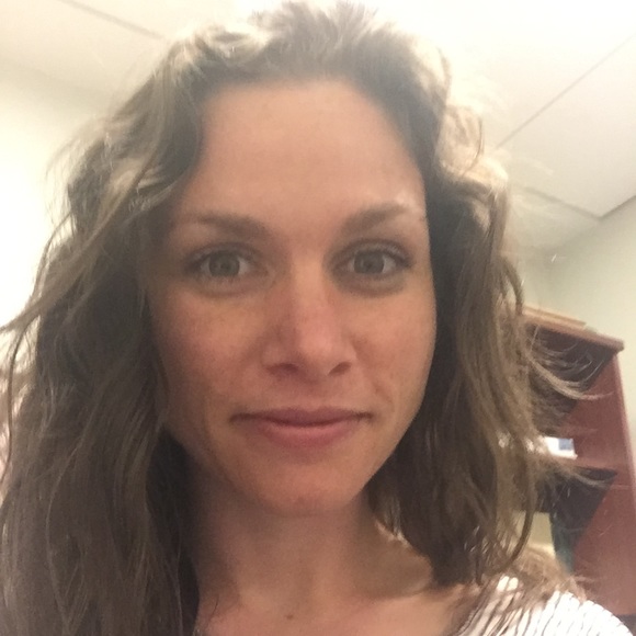 Profile Picture of Stephanie Poucher (@pouchesm) on Poshmark
