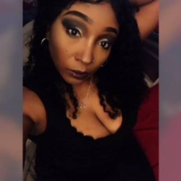 Profile Picture of April Lovely-daye (@goddessapril73) on Poshmark