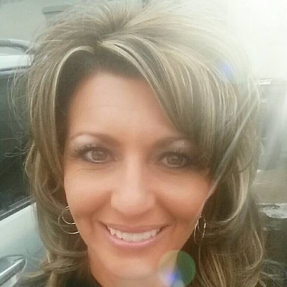 Profile Picture of Cynthia Key (@iluv1keith) on Poshmark