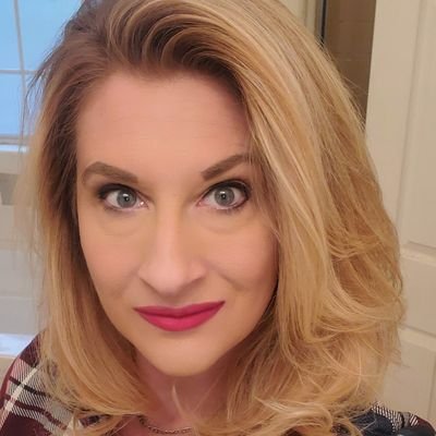 Profile Picture of April Tolliver (@asunnytoll26) on Twitter