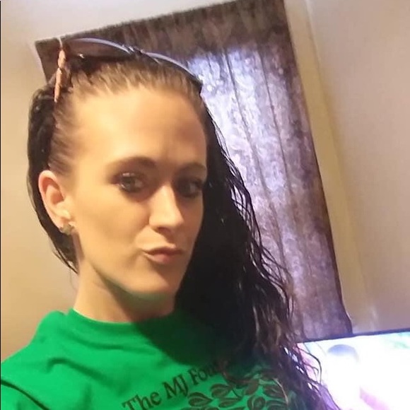 Profile Picture of Britney Nangle (@britneynangle) on Poshmark