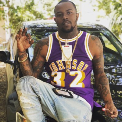 Profile Picture of Mike Blakely (@mikeblakely22) on Twitter