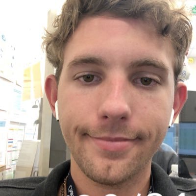 Profile Picture of Erik (@PoorHypebeasts) on Twitter