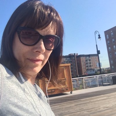 Profile Picture of Toni Oliveri (@yogisis) on Twitter
