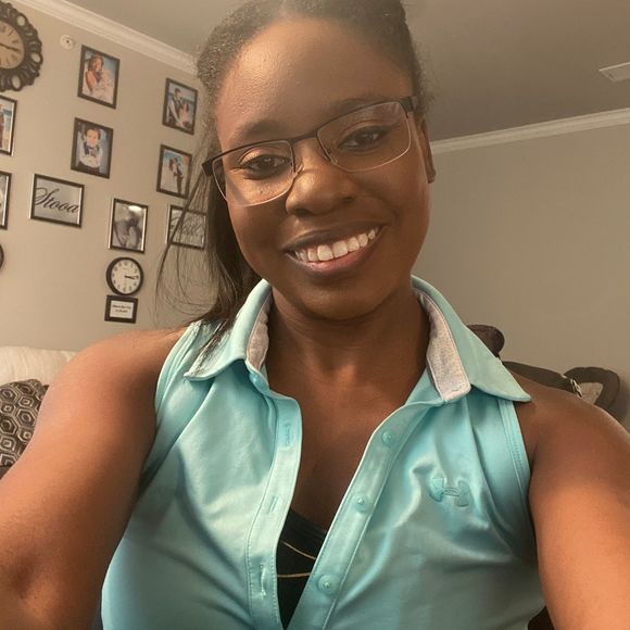 Profile Picture of Latrenda Ohnemus (@latrendaohnemus) on Poshmark