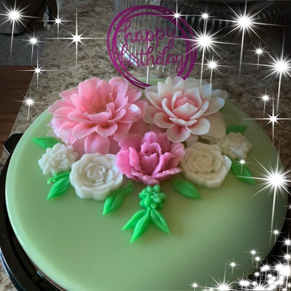 Profile Picture of Tam Ly (@tamly) on Poshmark