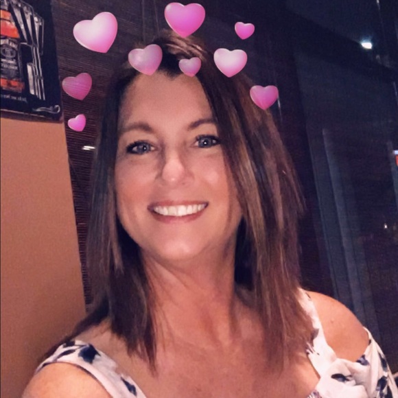 Sharon Crocker - Poshmark Profile Picture of Sharon Crocker (@shron09) on Poshmark