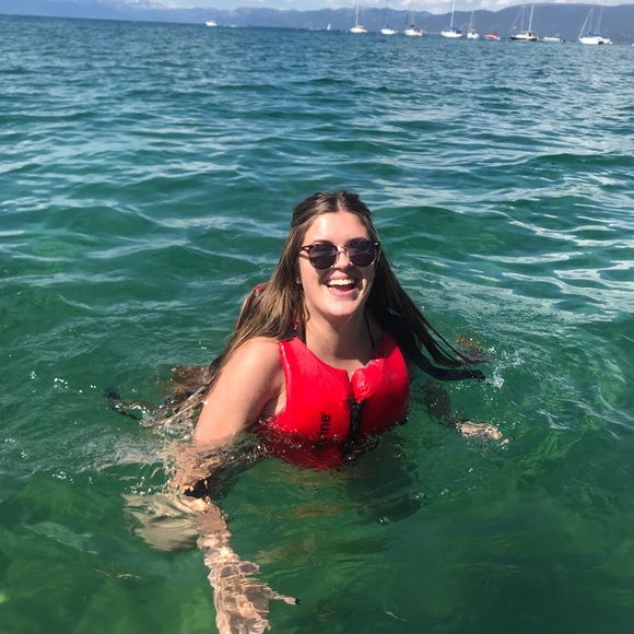 Profile Picture of Victoria Holbrook (@toriluvsbda) on Poshmark