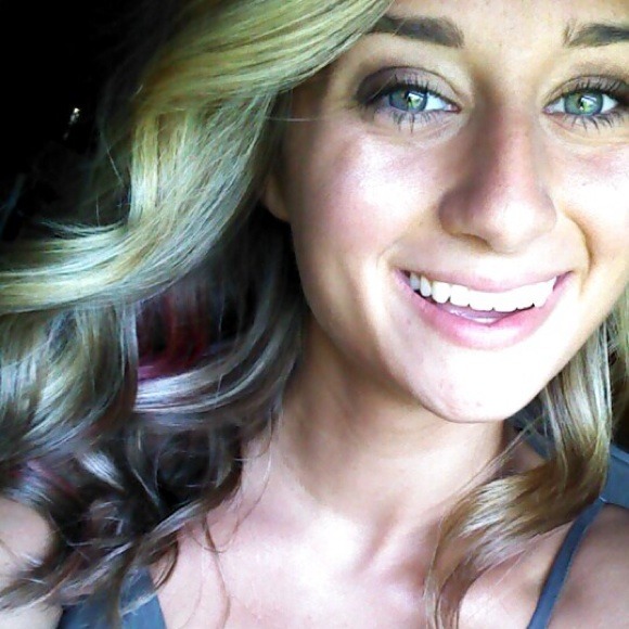 Profile Picture of Haley Costabile (@haybales) on Poshmark