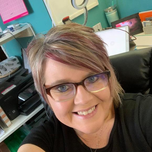 Profile Picture of Amy Haugen (@kkmommie88) on Poshmark