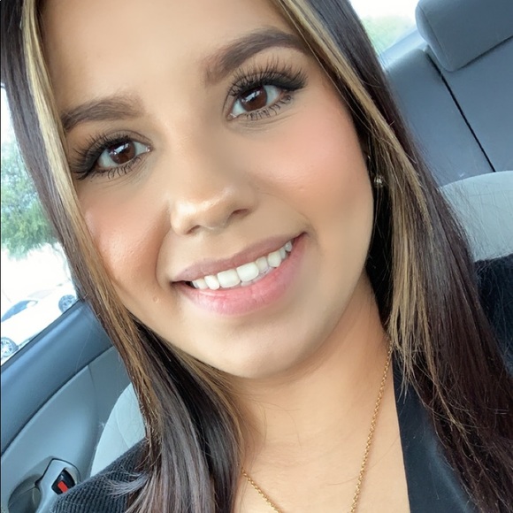 Profile Picture of Rocio Payan (@_rowseeyo) on Poshmark