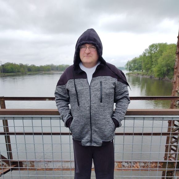 Profile Picture of Tim Cejka (@timcejka8) on Poshmark