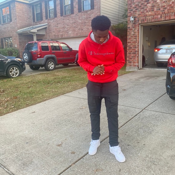 Profile Picture of Derrick Redmon (@derrickredmon) on Poshmark