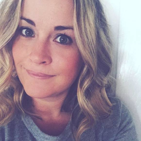 Profile Picture of Niki Hatter (@nikihatter) on Poshmark