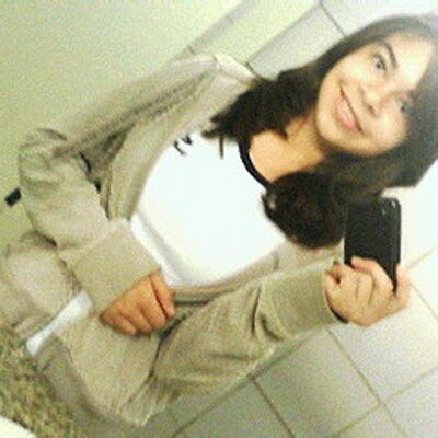 Profile Picture of Thaís Camilo (@LuisaLopes_24) on Twitter