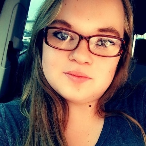 Profile Picture of Erin Bierer (@erinleanne726) on Poshmark