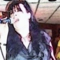 Profile Picture of Heather VanDoren (@Wicked_delish) on Twitter