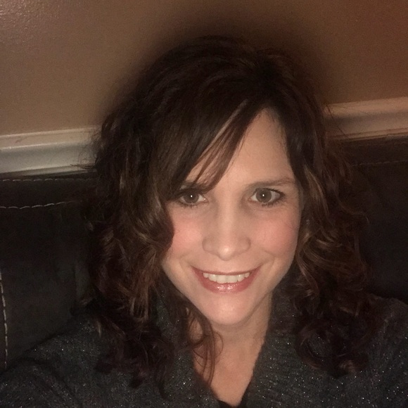 Profile Picture of Pechie Marshall (@pkm4328) on Poshmark