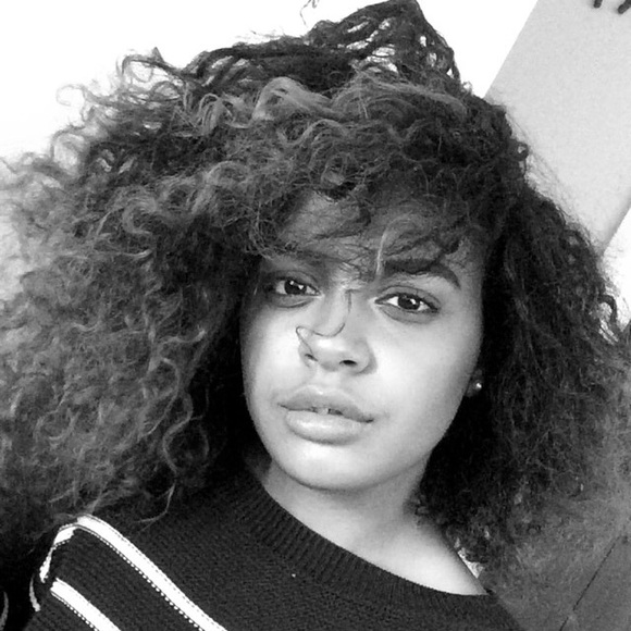 Profile Picture of Bianca Carolina (@biancacl123) on Poshmark