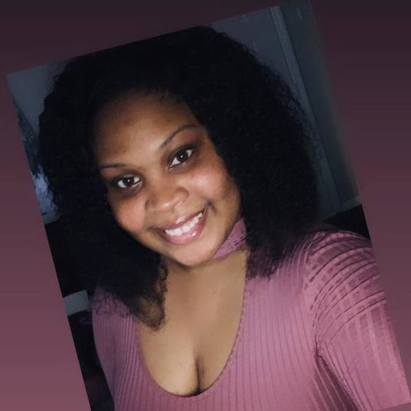 Profile Picture of Tete Chanel (@sweettete17) on Poshmark