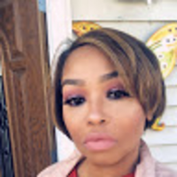 Profile Picture of Ganimides Caridad (@ganimidesc) on Poshmark