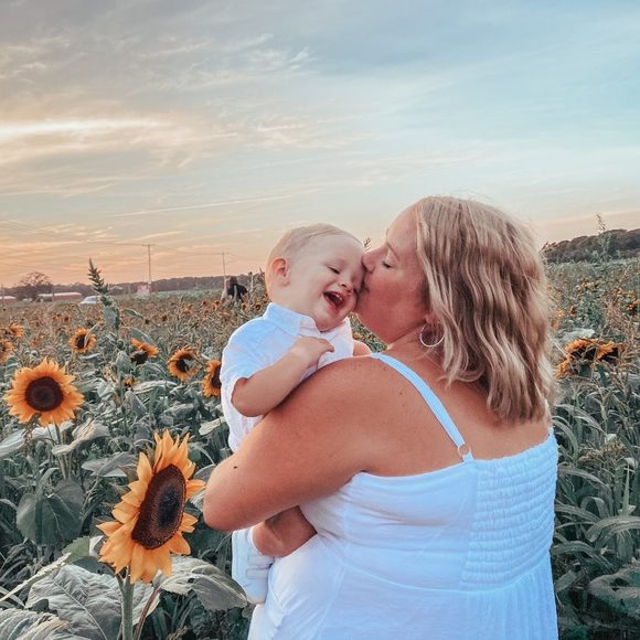 Profile Picture of Gabrielle Theroux (@gtheroux89) on Poshmark