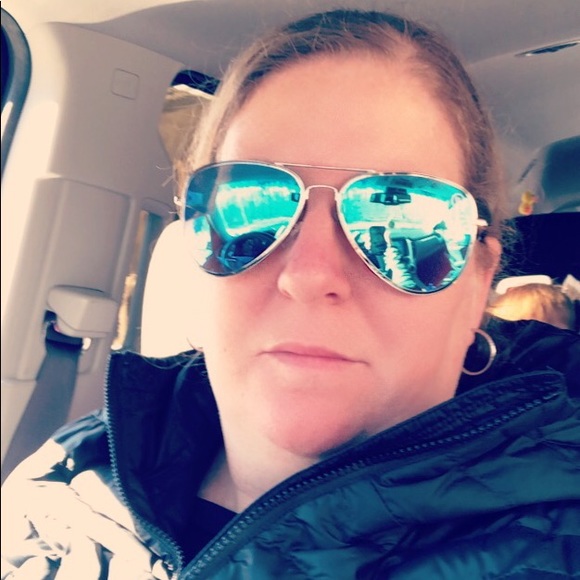 Profile Picture of Melissa Drees (@melidre1101) on Poshmark