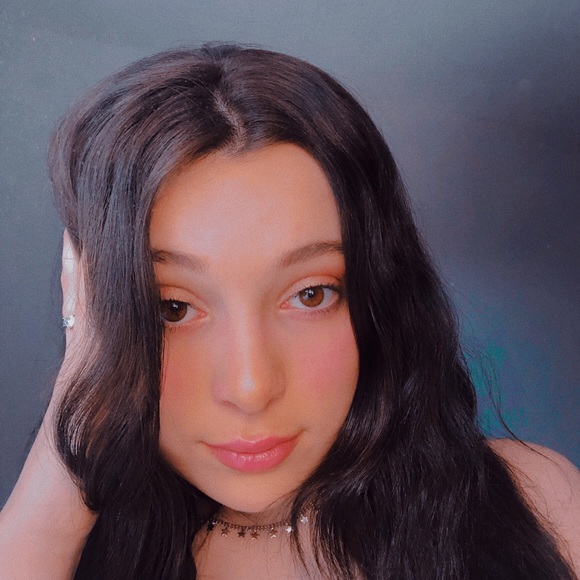 Profile Picture of Kaitlyn Pixley (@kaitlynpixley) on Poshmark