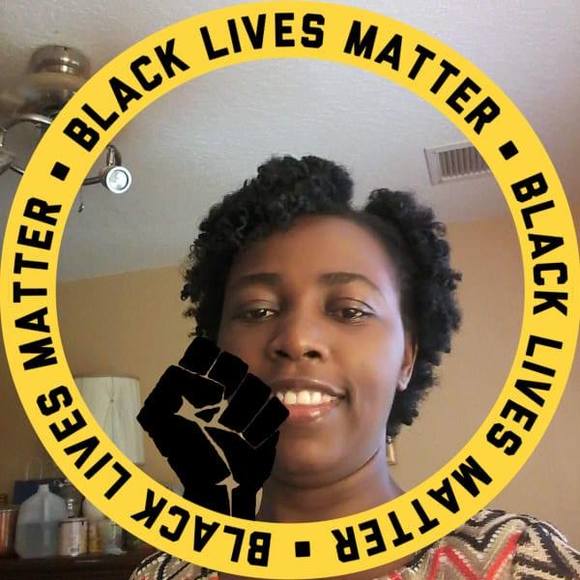 Profile Picture of Linoue Derine (@linouederine) on Poshmark