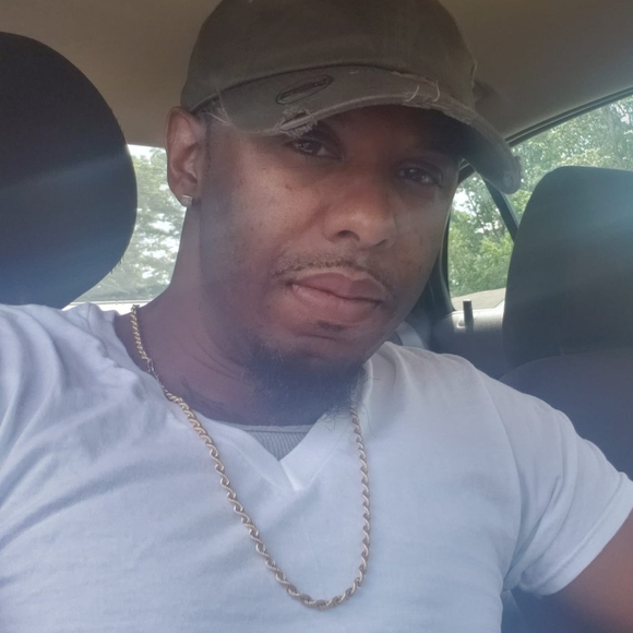 Profile Picture of Aaron Lane (@portiere757) on Poshmark