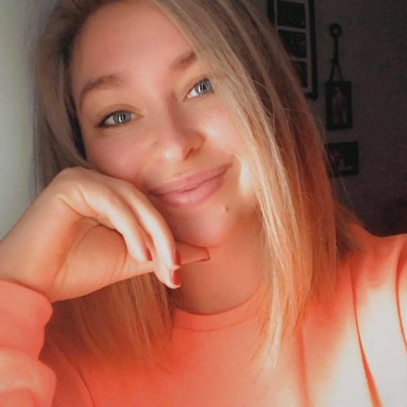 Profile Picture of Alex rae Vanoverbeke (@avanoverbeke) on Poshmark