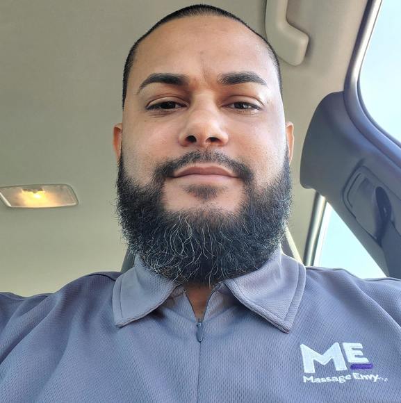 Profile Picture of Kevin Lebron (@kevinjo21) on Poshmark