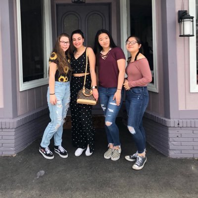 Profile Picture of Vicky Chau (@Vickychau16) on Twitter