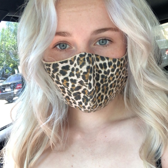 Profile Picture of Amanda Michel (@1amandami5) on Poshmark