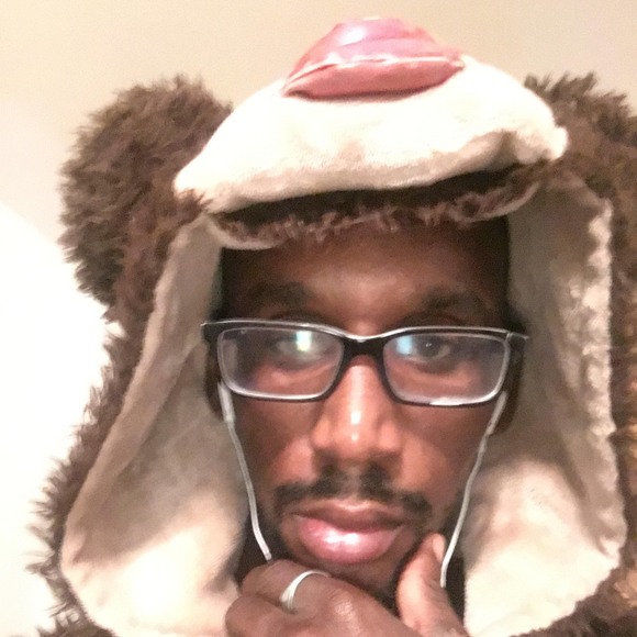 Profile Picture of William Thompson (@williamthomp260) on Poshmark