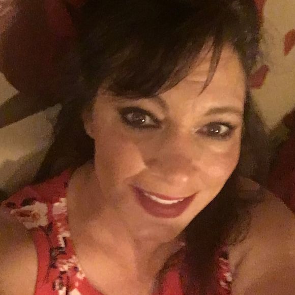 Profile Picture of Darlene Miller (@dar06) on Poshmark