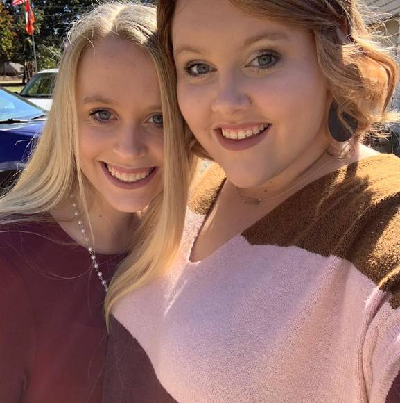 Profile Picture of Ariel Hooper (@ahoop2013) on Poshmark